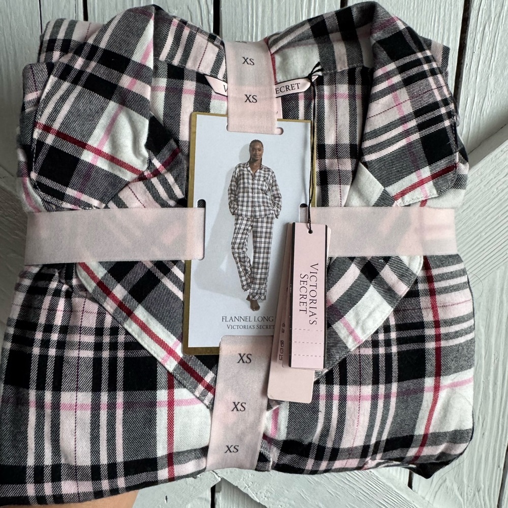 NWT Victoria's Secret Women’s Checkered Plaid Flannel Long Pajama Set Size XS